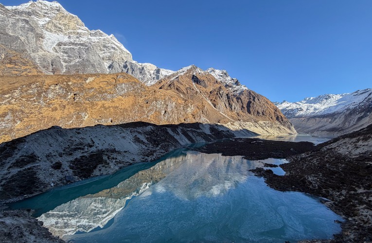 Hotter Himalaya melts glaciers